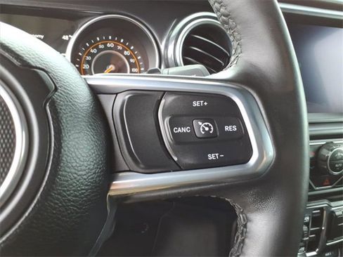 Used 2023 Jeep Wrangler Altitude image 18