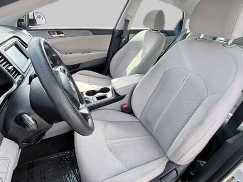 Used 2019 Hyundai Sonata SE FWD image 18