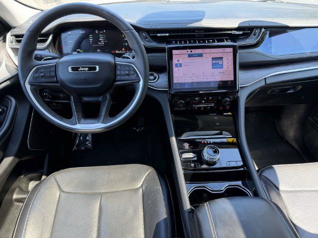 Used 2022 Jeep Grand Cherokee Limited 4xe w/ Luxury Tech Group II AWD/4WD image 3