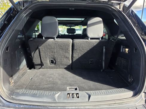 Used 2020 Ford Explorer XLT w/ Equipment Group 202A image 14