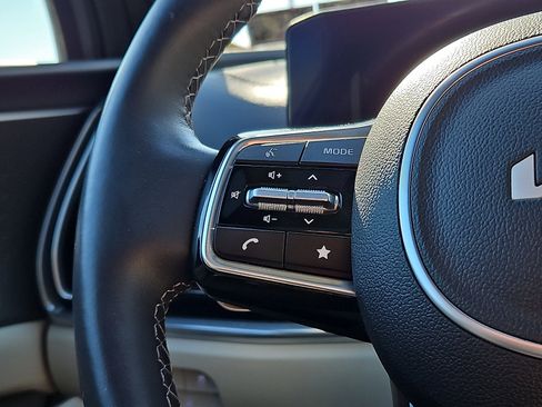 Used 2025 Kia Sorento SX Prestige image 22