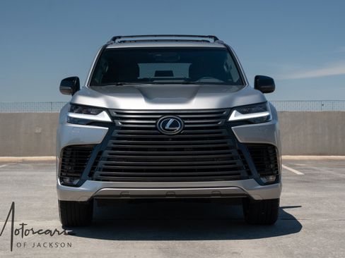 Used 2024 Lexus LX 600 4WD w/ Appearance Package image 8