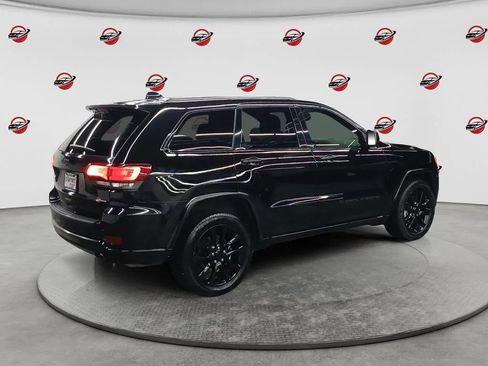 Used 2022 Jeep Grand Cherokee Laredo X RWD image 5