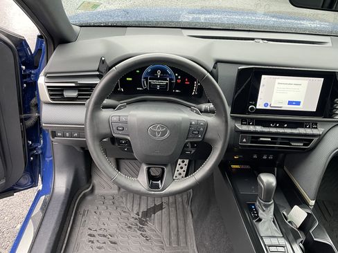 Certified 2025 Toyota Camry SE w/ Convenience Package AWD/4WD image 14