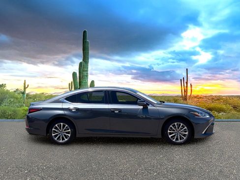 Used 2025 Lexus ES 350 FWD image 6