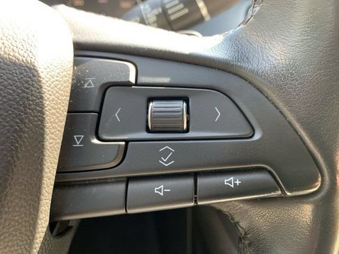 Used 2019 Cadillac XT4 Premium Luxury w/ Driver Assist Package FWD image 33