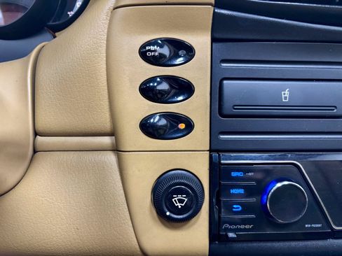 Used 2001 Porsche 911 Cabriolet image 27