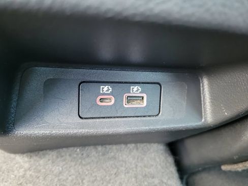 Used 2025 Nissan Altima 2.5 SV FWD image 11