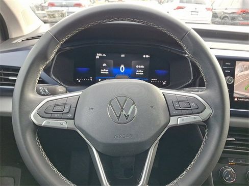 Used 2022 Volkswagen Taos SE w/ Panoramic Sunroof Package image 19