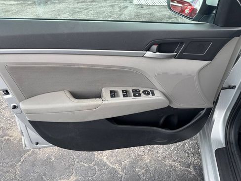 Used 2019 Hyundai Elantra SEL FWD image 11