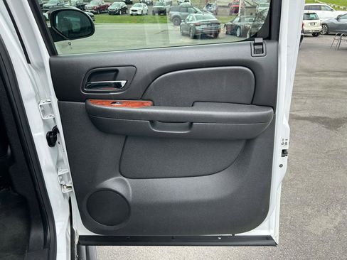 Used 2013 Chevrolet Suburban LTZ AWD/4WD image 20