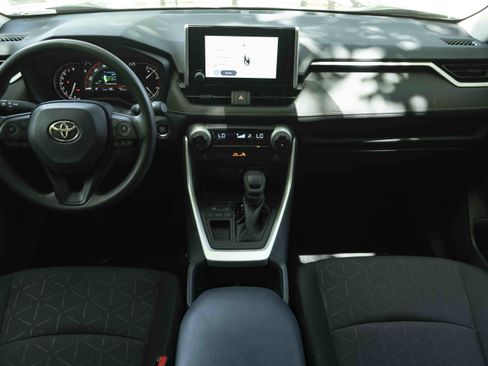 Used 2025 Toyota RAV4 XLE FWD image 26