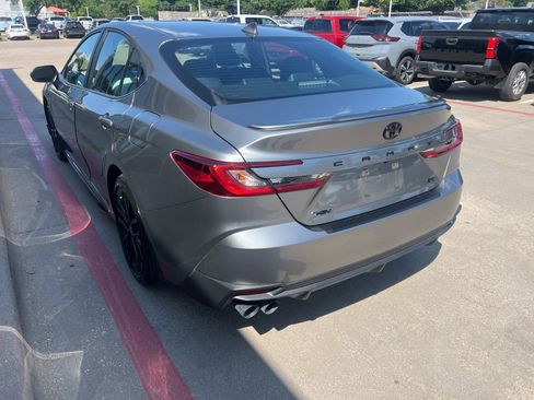 Used 2025 Toyota Camry SE w/ Convenience Package FWD image 7