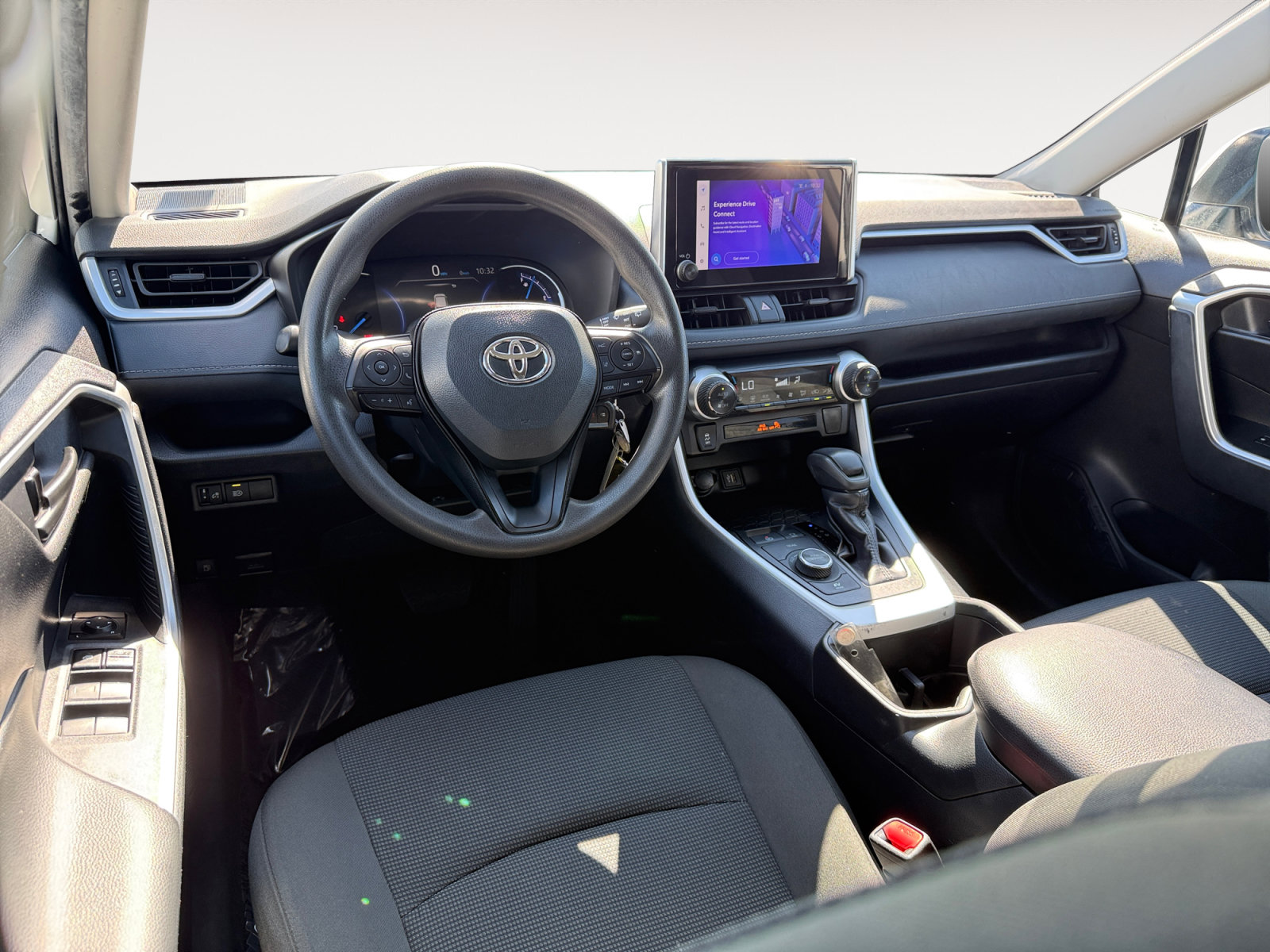 Used 2024 Toyota RAV4 LE AWD/4WD image 15