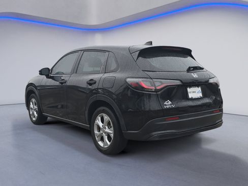 Used 2023 Honda HR-V LX image 3