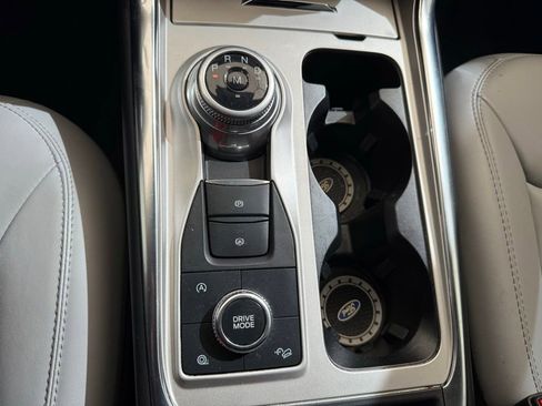 Used 2021 Ford Explorer XLT w/ Equipment Group 202A AWD/4WD image 19