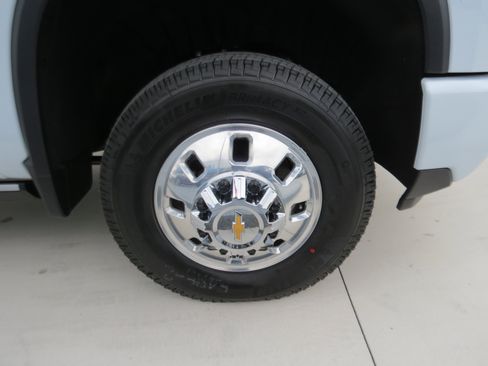 New 2026 Chevrolet Silverado 3500 High Country w/ High Country Premium Package AWD/4WD image 11