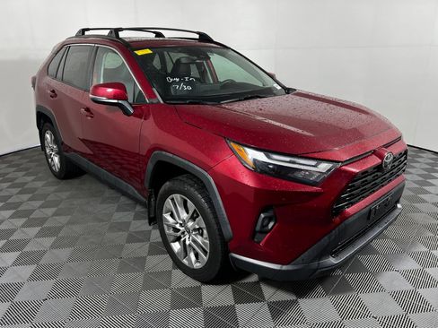 Used 2023 Toyota RAV4 XLE Premium FWD image 3