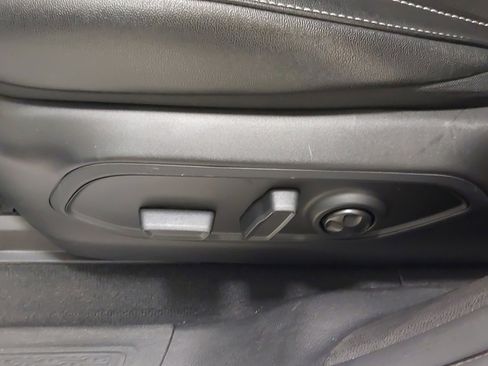 Used 2024 Jeep Grand Cherokee L Laredo image 37