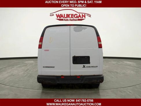 Used 2005 Chevrolet Express 2500 RWD image 6