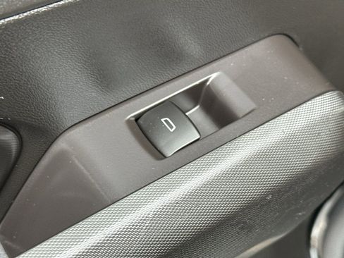 Used 2023 Chevrolet Colorado Z71 w/ Z71 Convenience Package 2 image 29