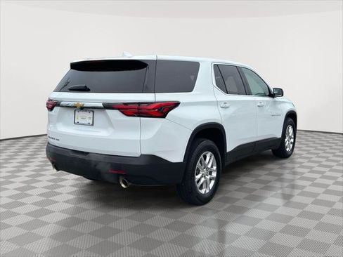 Used 2023 Chevrolet Traverse LS image 5
