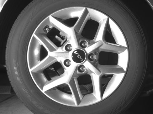 Used 2025 Kia Soul LX w/ LX Technology Package FWD image 18