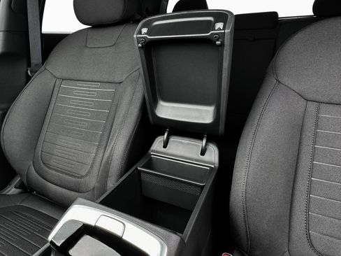 Certified 2025 Hyundai Santa Cruz SE FWD image 18