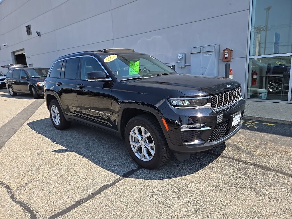 Used 2023 Jeep Grand Cherokee Limited AWD/4WD image 14