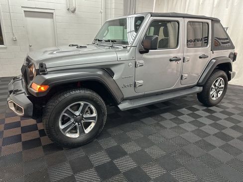 Used 2018 Jeep Wrangler Unlimited Sahara image 5