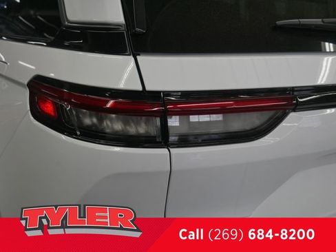 New 2026 Jeep Grand Cherokee Limited image 11