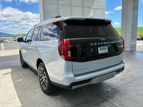 Used 2025 Ford Expedition Platinum AWD/4WD image 6