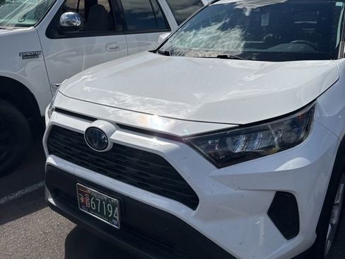 Certified 2019 Toyota RAV4 LE w/ Carpet Mat Package AWD/4WD image 3