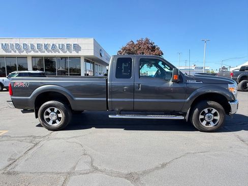 Used 2016 Ford F250 Lariat w/ Lariat Interior Package AWD/4WD image 2