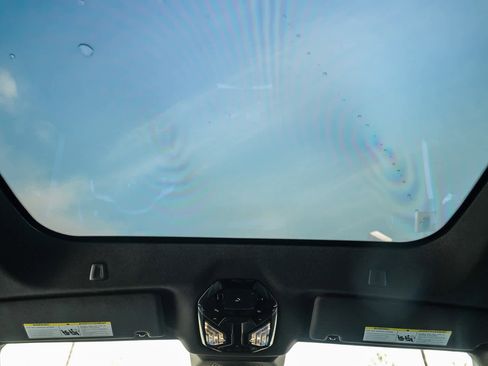 Used 2025 BMW iX xDrive50 image 16