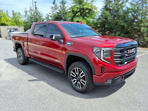 Certified 2025 GMC Sierra 1500 AT4 w/ AT4 Premium Package AWD/4WD image 3