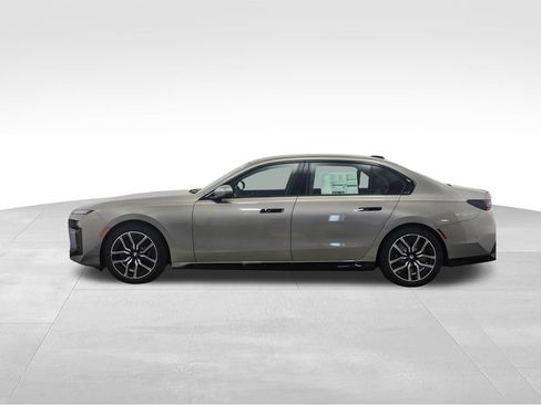 Used 2025 BMW 760i xDrive 760i xDrive w/ Executive Package image 2