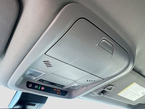 Used 2023 GMC Terrain SLE w/ Driver Convenience Package FWD image 18