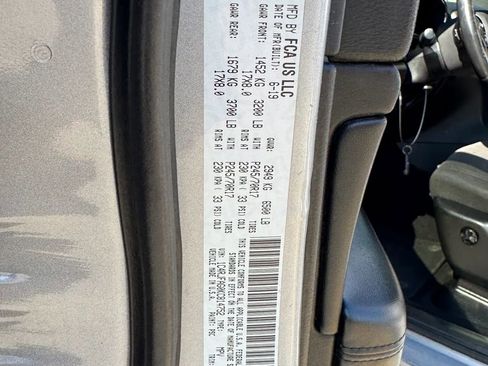 Used 2019 Jeep Grand Cherokee Laredo AWD/4WD image 27