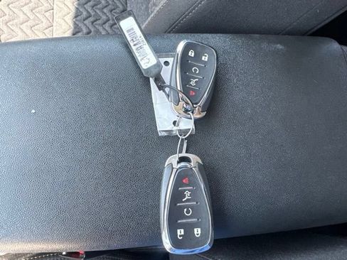 Used 2024 Chevrolet Equinox LT FWD image 22