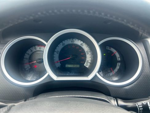 Used 2015 Toyota Tacoma PreRunner image 30