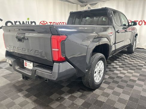 Used 2025 Toyota Tacoma SR5 image 8