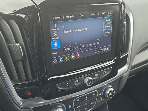 Used 2023 Chevrolet Traverse LT image 23