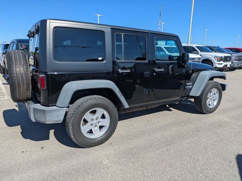 Used 2018 Jeep Wrangler Unlimited Sport S image 2