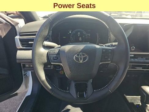 Used 2025 Toyota Camry SE FWD image 11