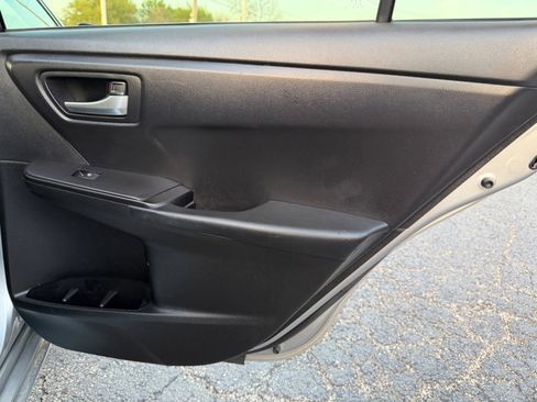 Used 2017 Toyota Camry SE FWD image 37