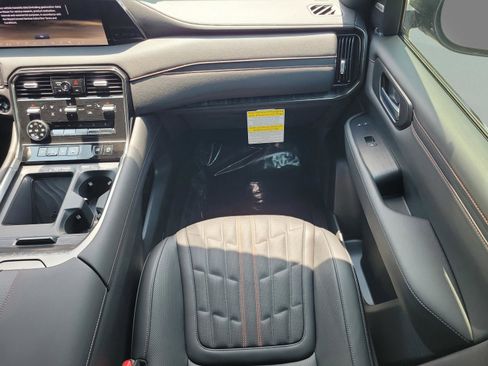 New 2025 Nissan Armada PRO-4X image 19