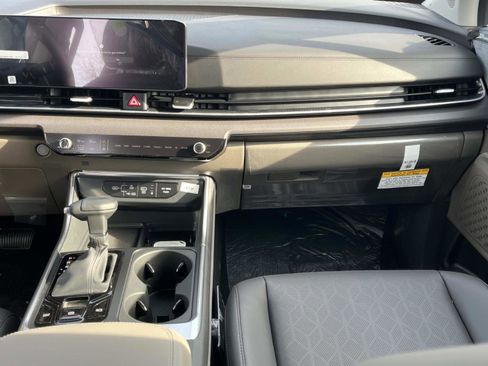 New 2026 Kia Carnival EX FWD image 13