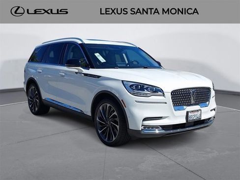 Used 2020 Lincoln Aviator Reserve w/ Equipment Group 202A image 3