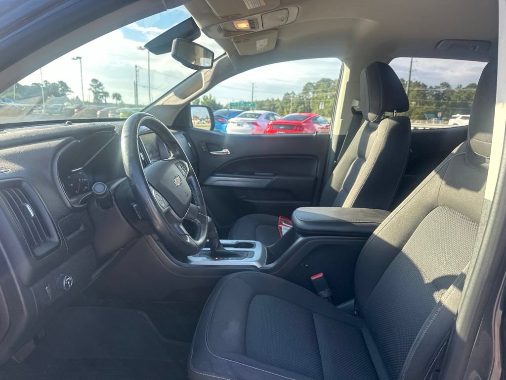Used 2017 Chevrolet Colorado LT w/ LT Convenience Package RWD image 12